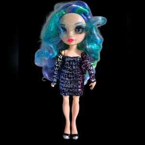 Rainbow High Stylish Doll with Blue and Green Hair New